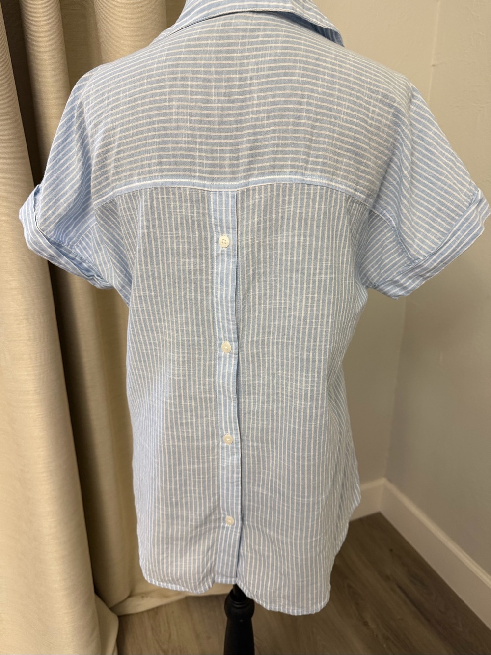 DA-SH Women’s 100% Cotton Light Blue Striped Short-Sleeve Tunic Blouse